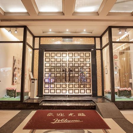 Mila Hotel Тайчжун Экстерьер фото