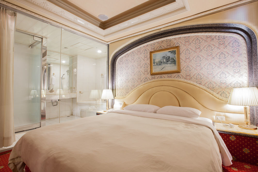 Mila Hotel Тайчжун Экстерьер фото