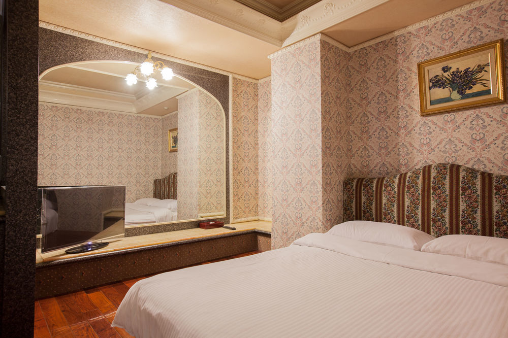 Mila Hotel Тайчжун Экстерьер фото