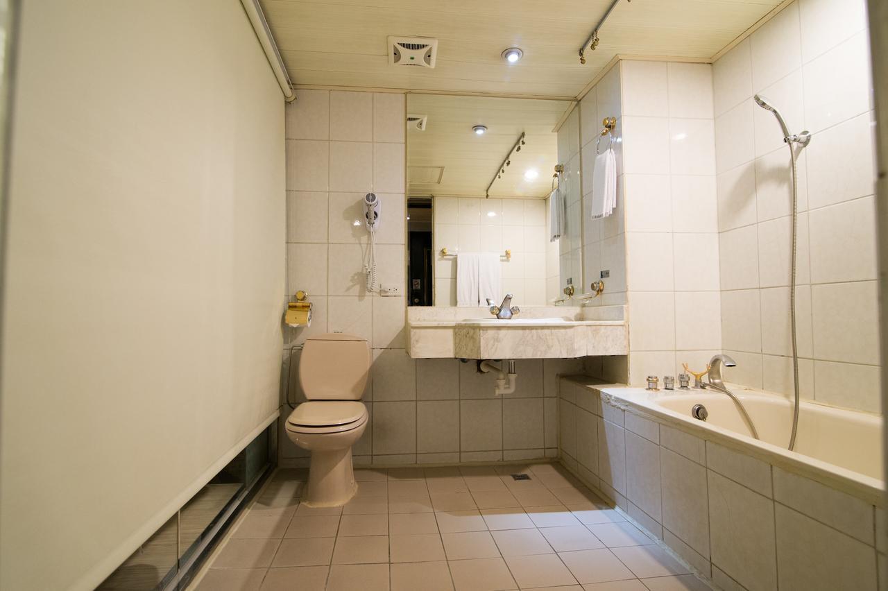 Mila Hotel Тайчжун Экстерьер фото