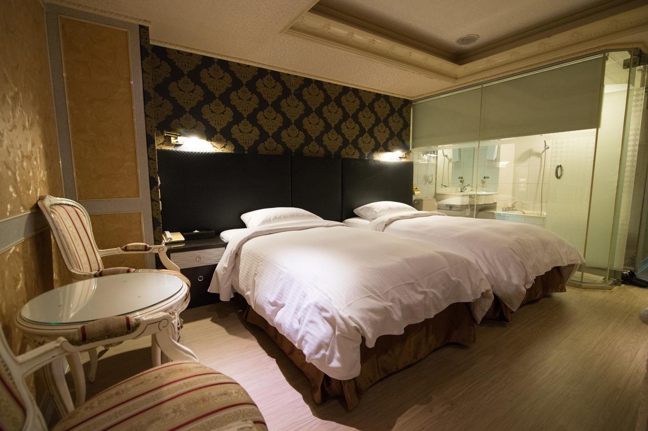 Mila Hotel Тайчжун Экстерьер фото