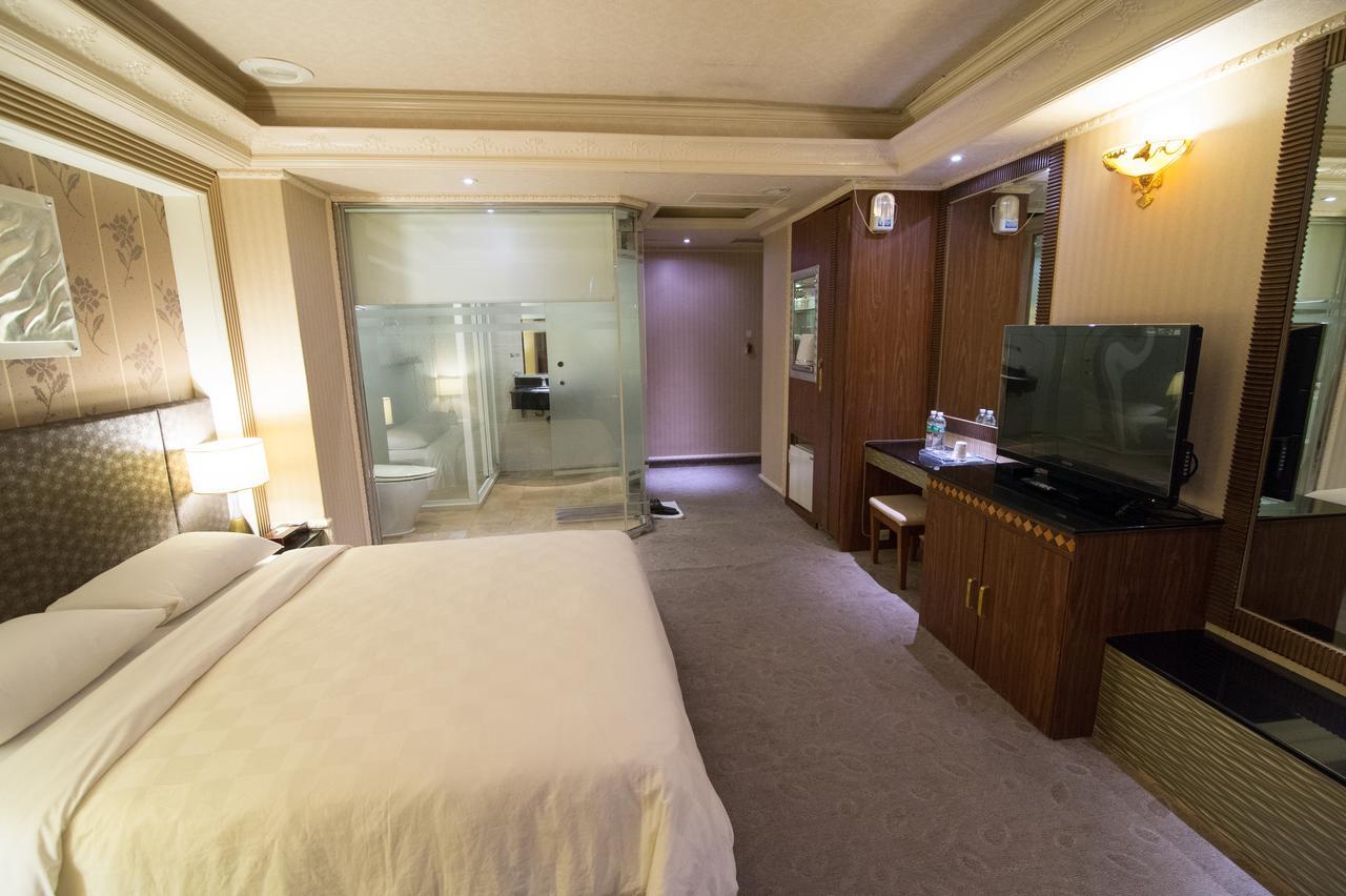 Mila Hotel Тайчжун Экстерьер фото
