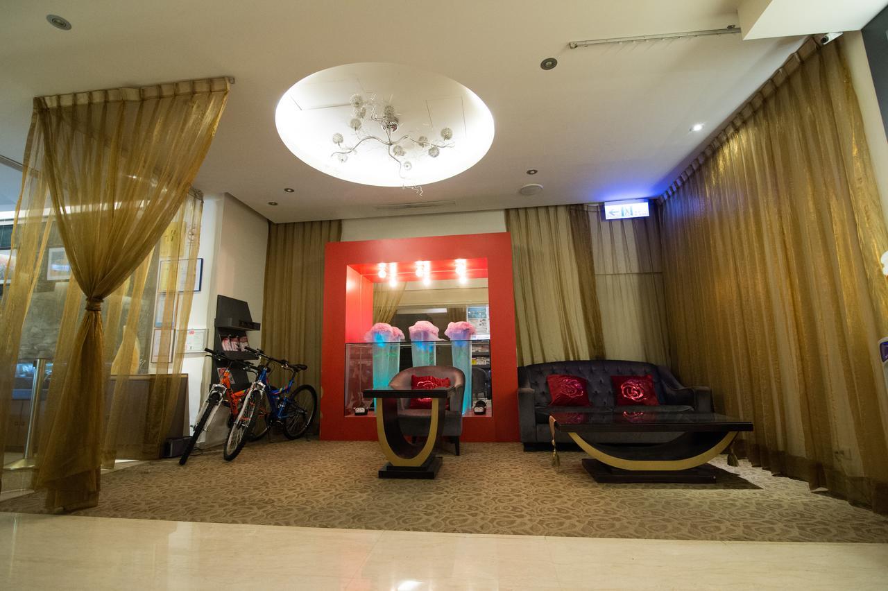 Mila Hotel Тайчжун Экстерьер фото